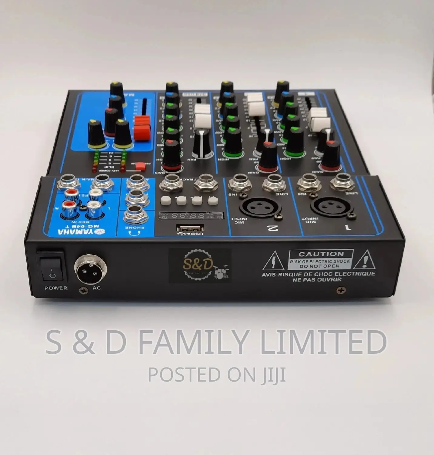 Yamaha 4 Channels Plain Mixer MG-04BT