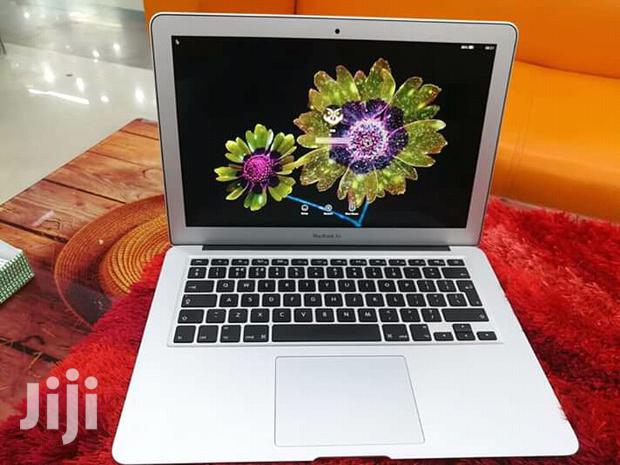 Apple Macbook Air Corei5 256GB SSD 8GB Ram - main view