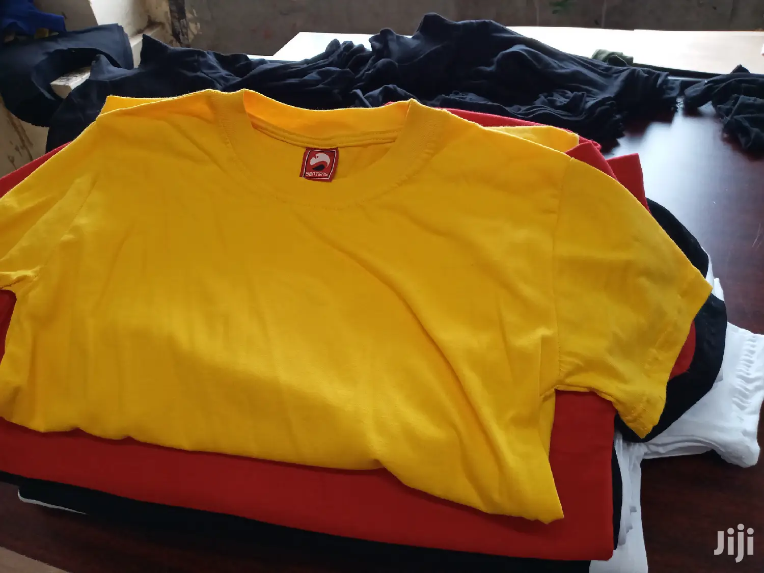 Plain Round Neck Tshirts on Larger Quantities