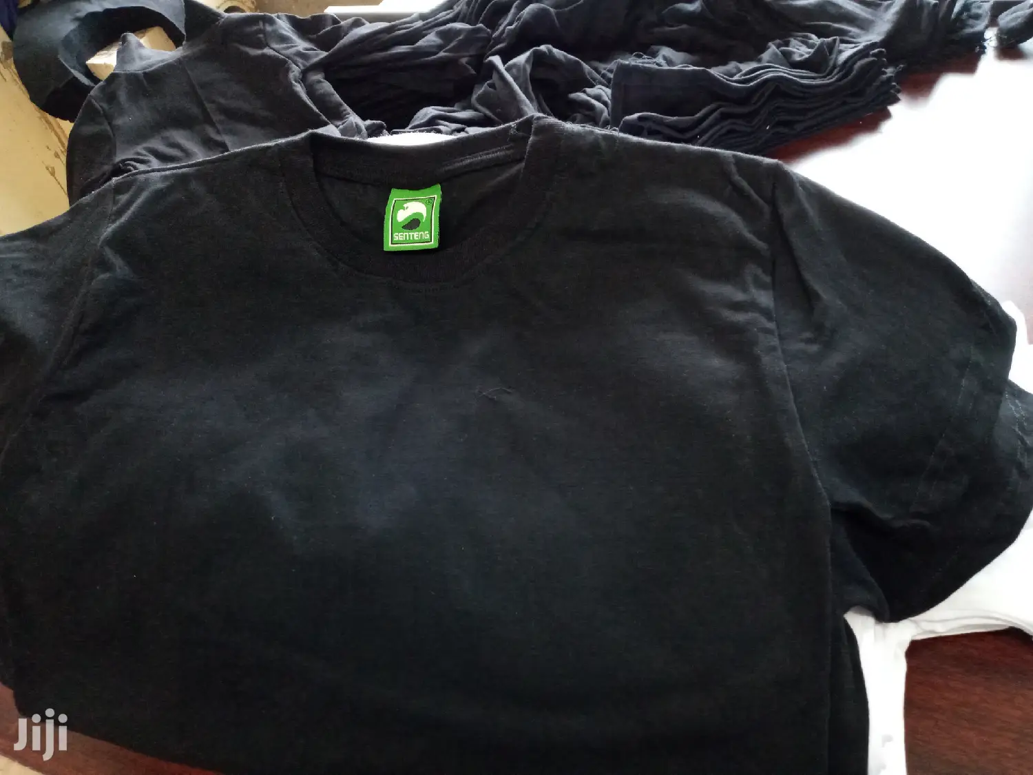 Plain Round Neck Tshirts on Larger Quantities