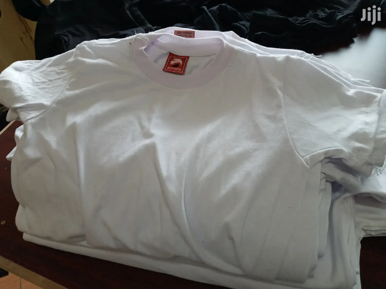 Plain Round Neck Tshirts on Larger Quantities