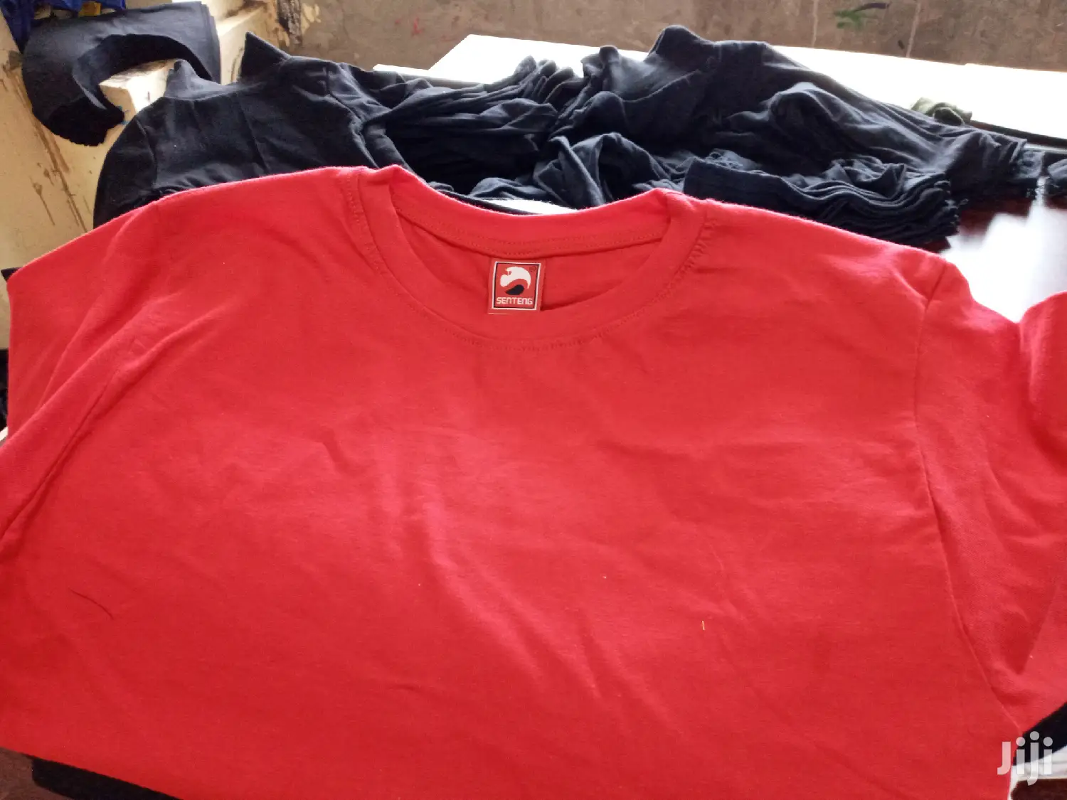 Plain Round Neck Tshirts on Larger Quantities