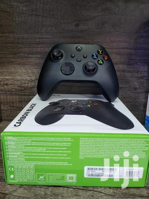 Xbox Series X Controller - thumbnail 2