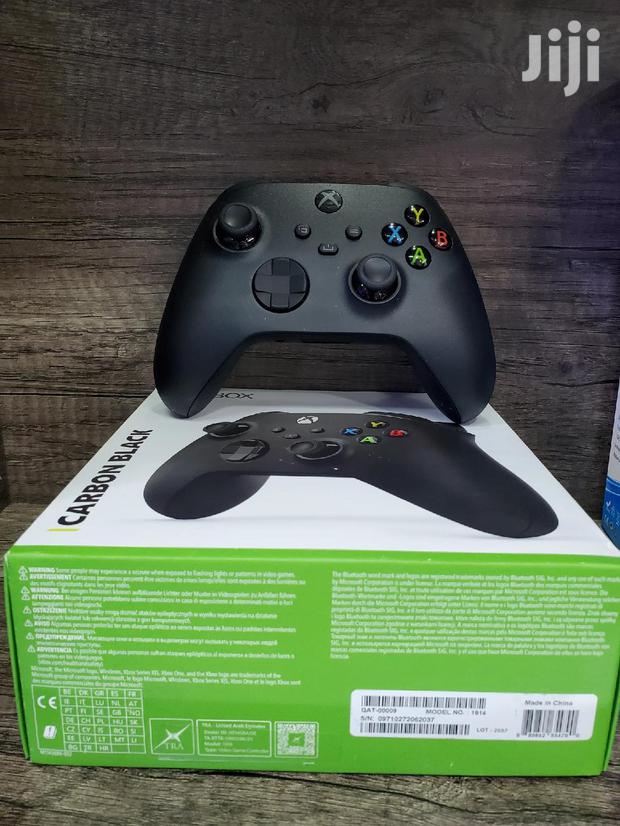 Xbox Series X Controller - main view
