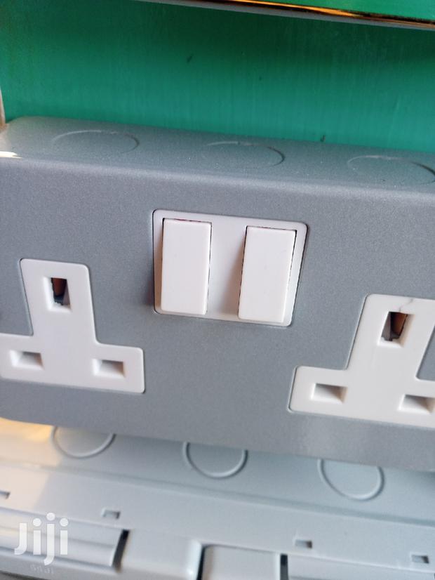 Metallic Twin Sockets