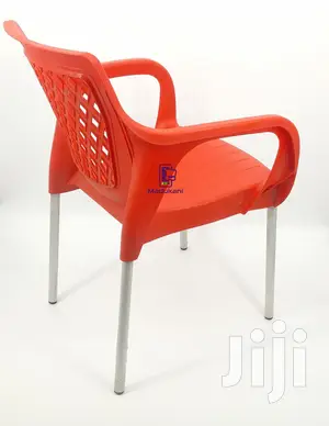 Strong Comfortable Plastic Chair Metal Tubing Legs