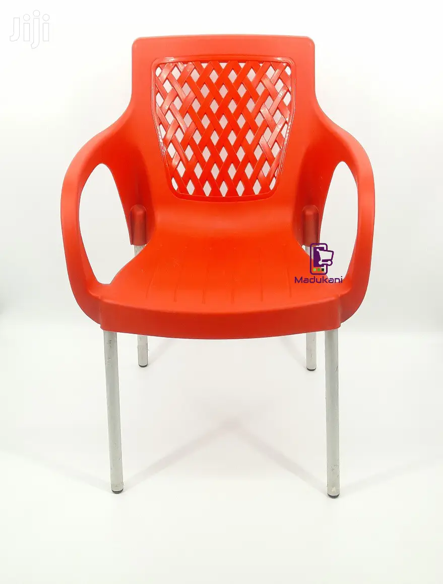 Strong Comfortable Plastic Chair Metal Tubing Legs