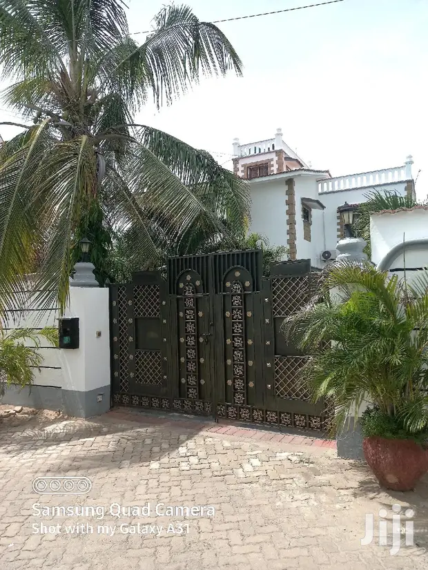 For Sale 3 Bedrooms Executive Town House Shanzu