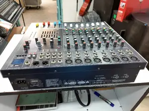 Mackie 8 Channels Plain Mixer SMX 800