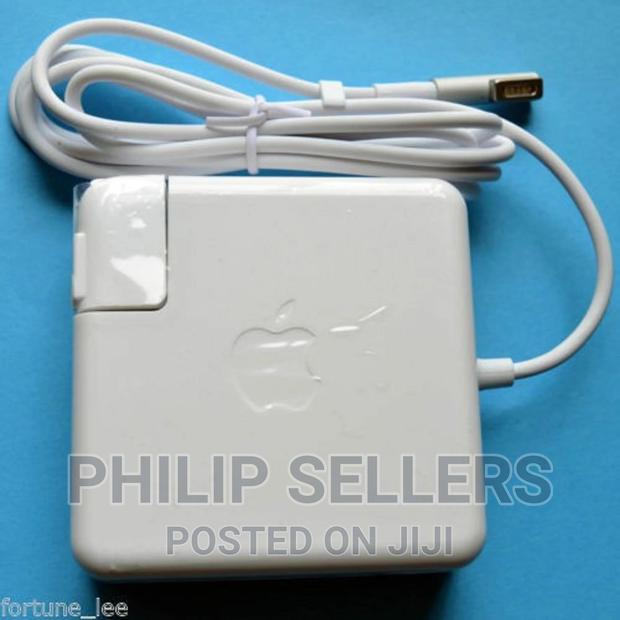 Macbook PRO Charger, Mid 2010 Mc371 Mc372 Mc373 - main view