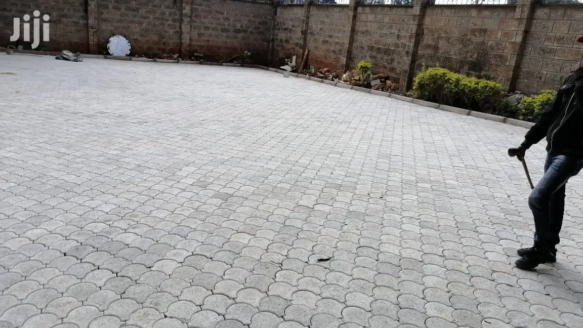 High Quality Paving Blocks/ Cabros