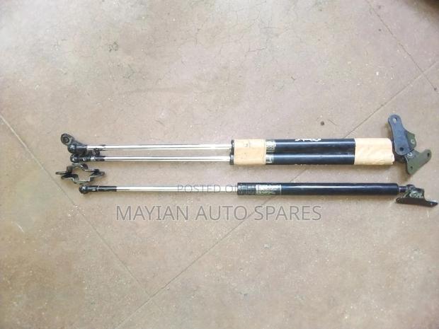 Boot Shocks for Honda Airwave.