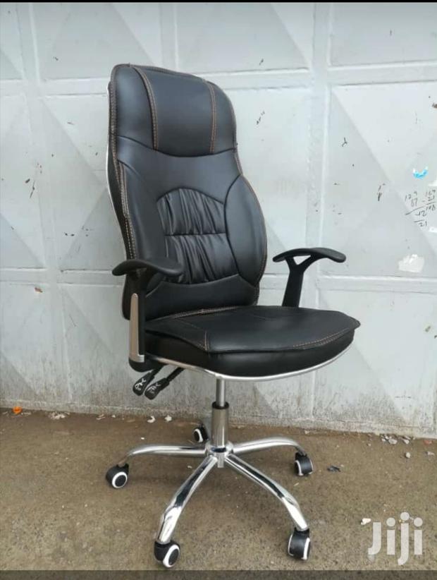 Executive Office Chair - thumbnail 2