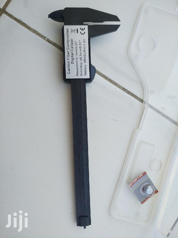 6" Carbon Fibre Composite Digital Vernier Caliper - thumbnail 3