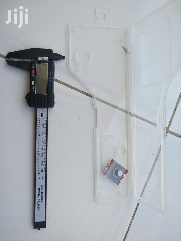 6" Carbon Fibre Composite Digital Vernier Caliper - thumbnail 5