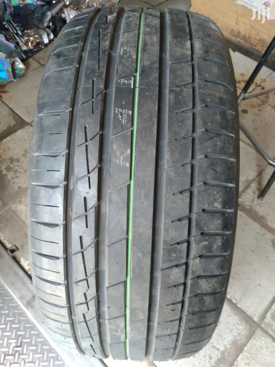 Accelere Tires Maed in Indonesia Sizes 285/50r20 for V8