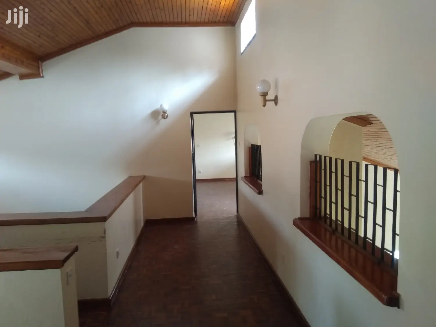 7bedroomed Spacious Maisonette,1br Dsq to Let Muthaiga