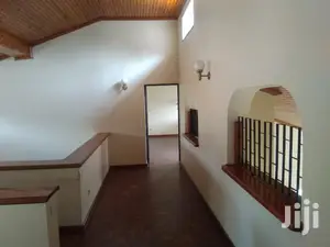 7bedroomed Spacious Maisonette,1br Dsq to Let Muthaiga