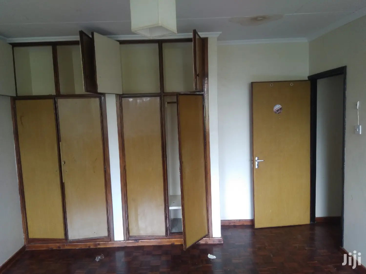 7bedroomed Spacious Maisonette,1br Dsq to Let Muthaiga