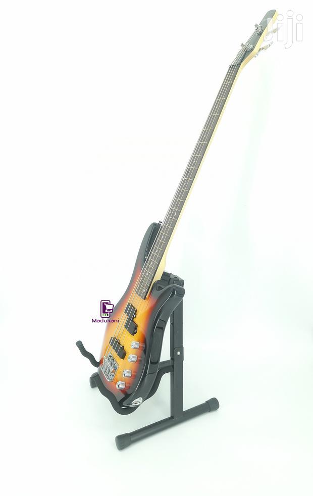 Generic Fender 4 String Bass Guitar - thumbnail 3