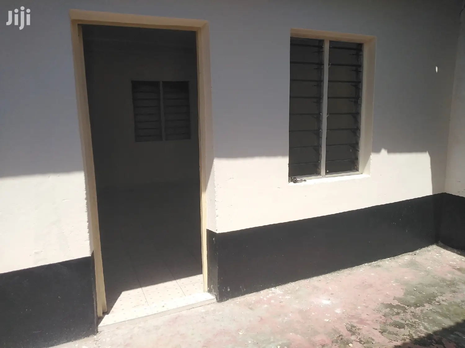 5bdrm Bungalow in Bamburi for sale