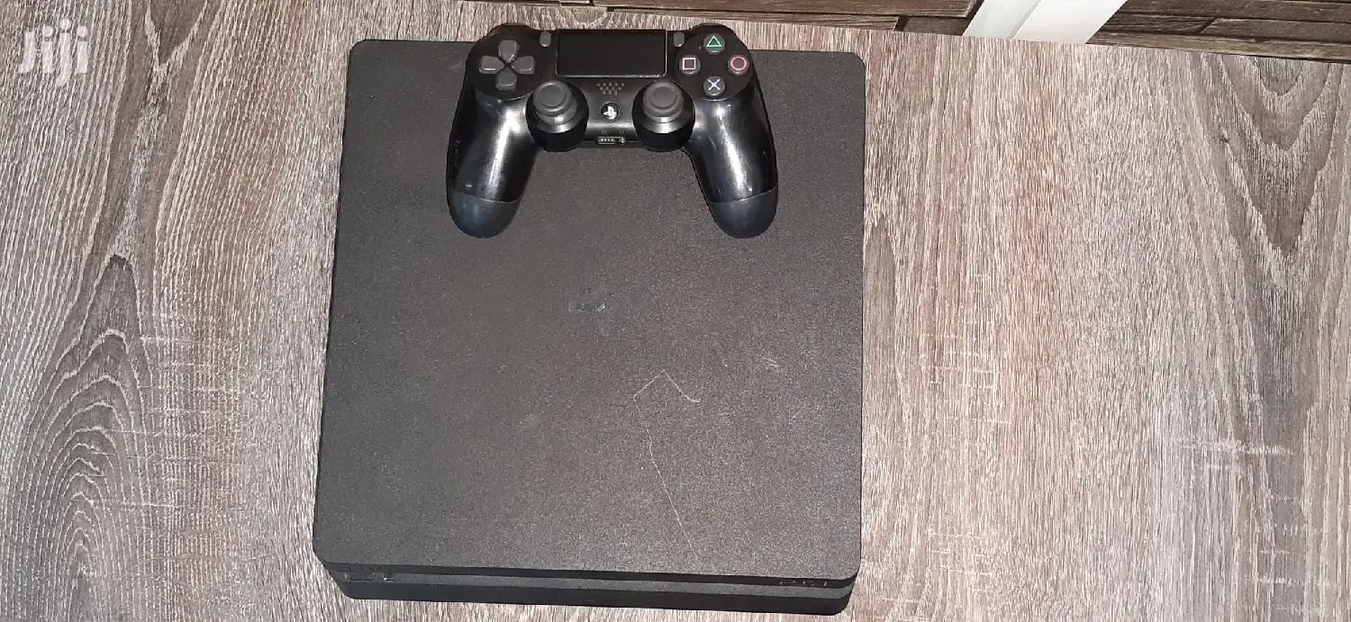 Slim Playstation 4 Console