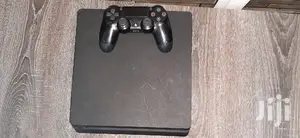 Slim Playstation 4 Console