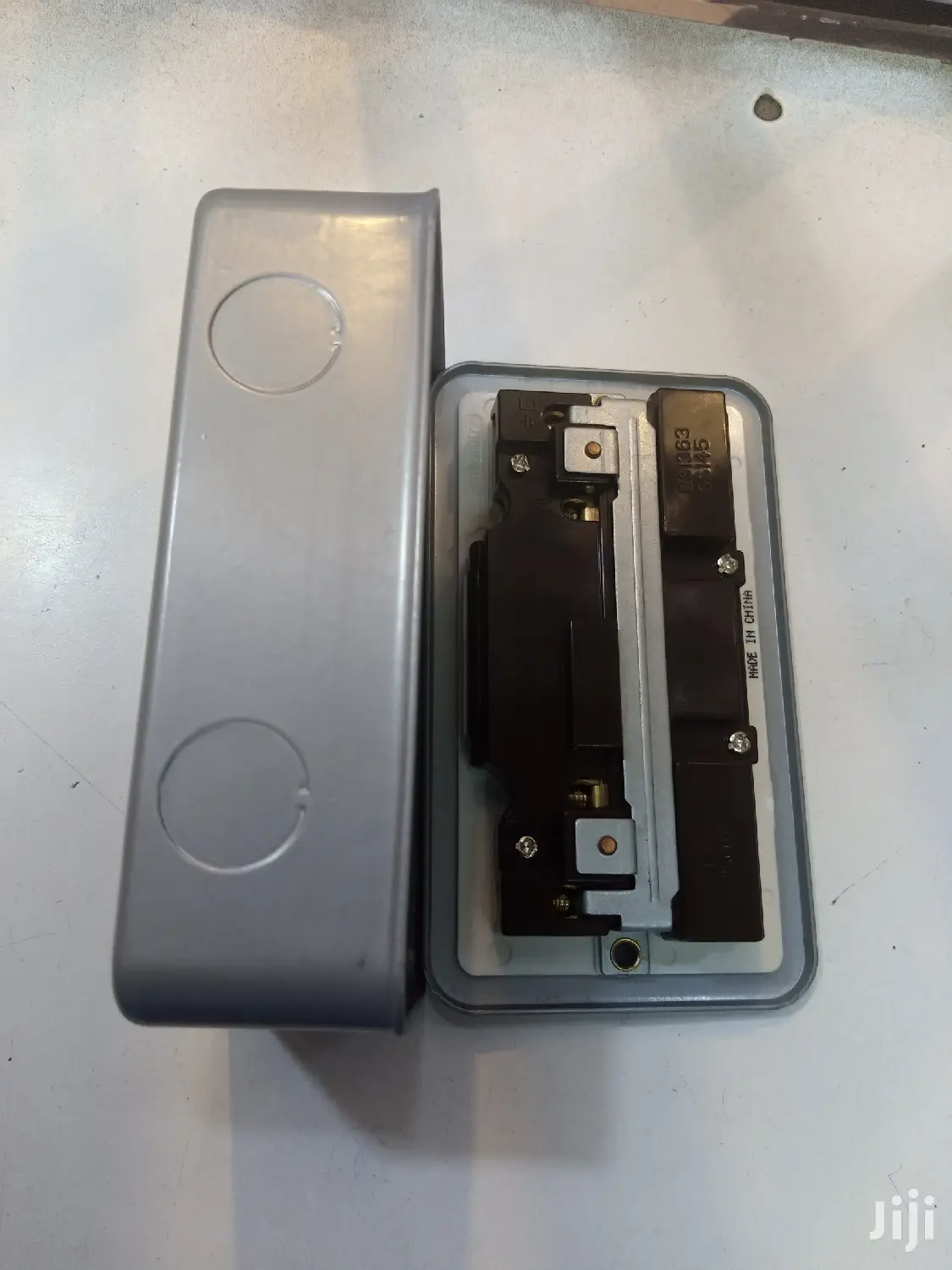 Metal Clad Twin Socket