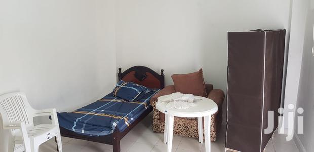 Parklands Spacious Studio for Rent - main view