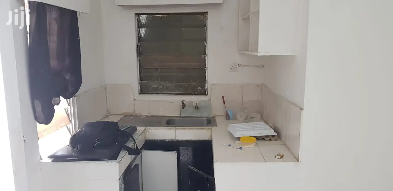 Parklands Spacious Studio for Rent
