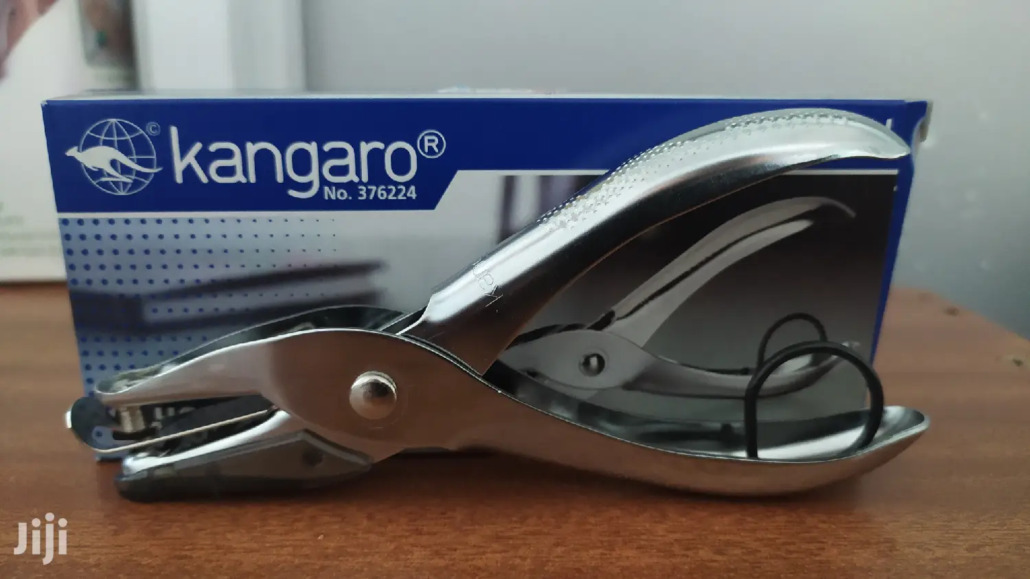 1 Hole Punch Kangaroo