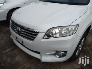 Toyota Vanguard 2014 White