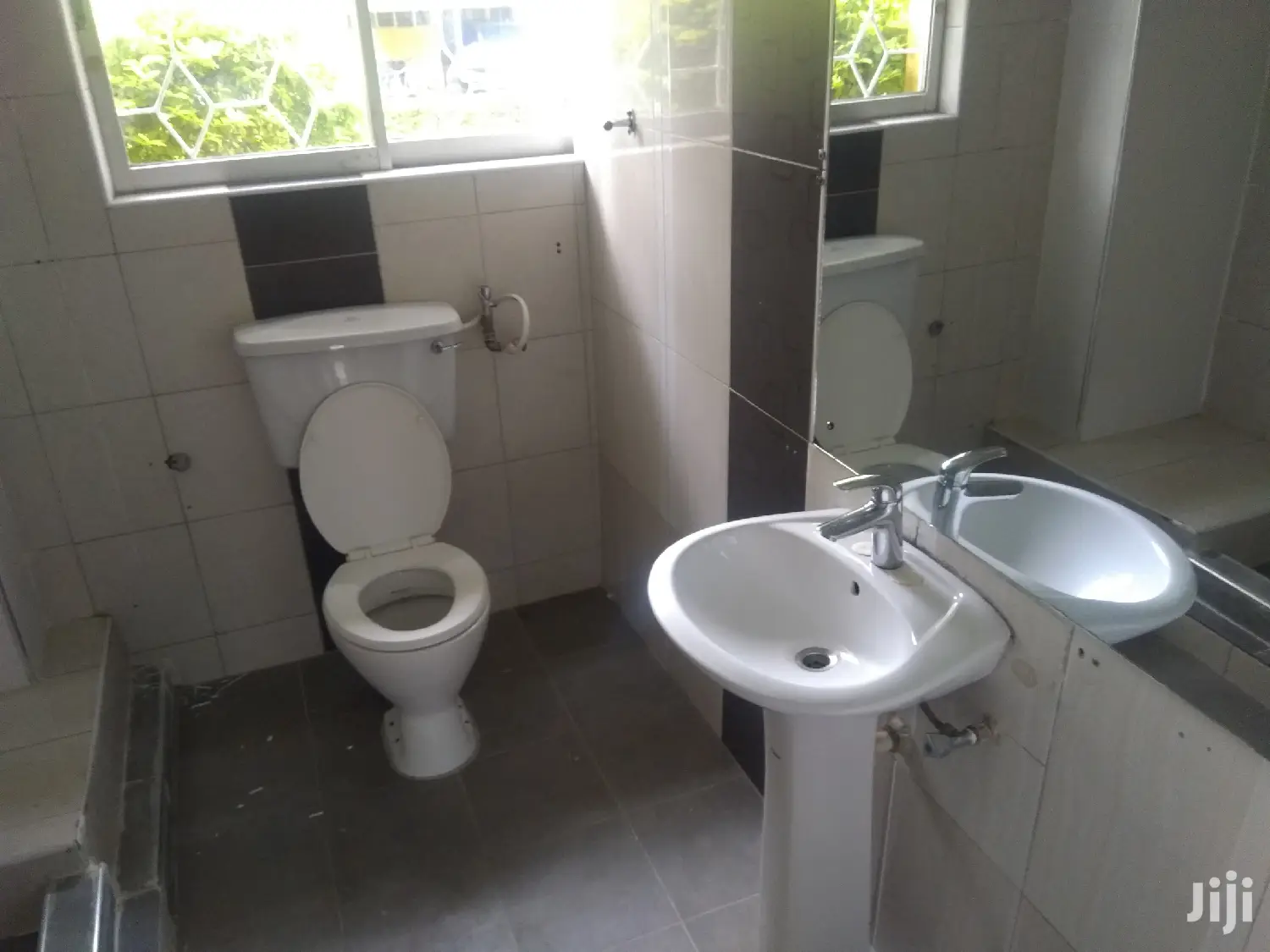 3bedroomed Apartment With Dsq to Let