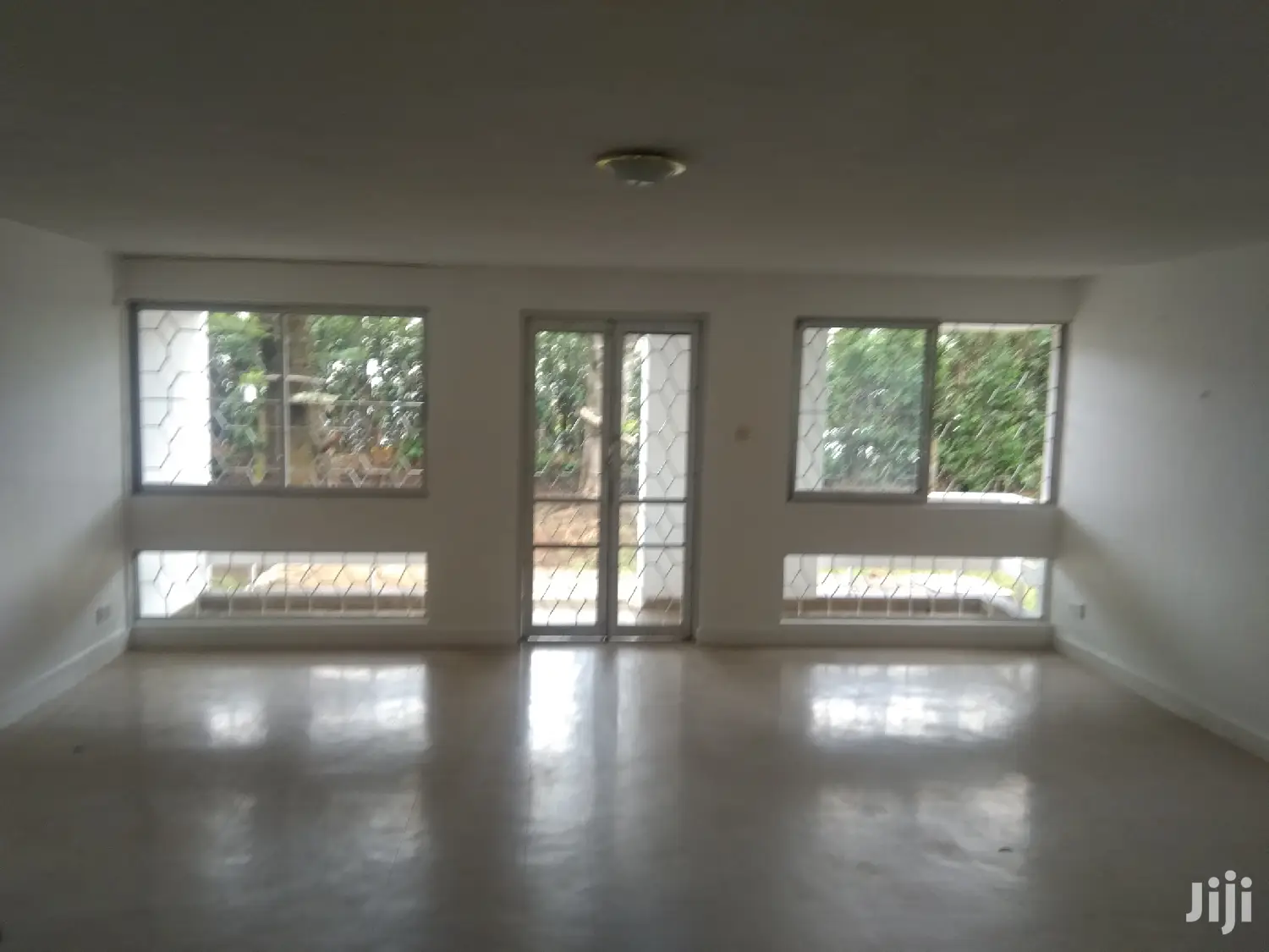 3bedroomed Apartment With Dsq to Let