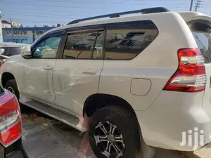 Toyota Land Cruiser Prado 2015 White