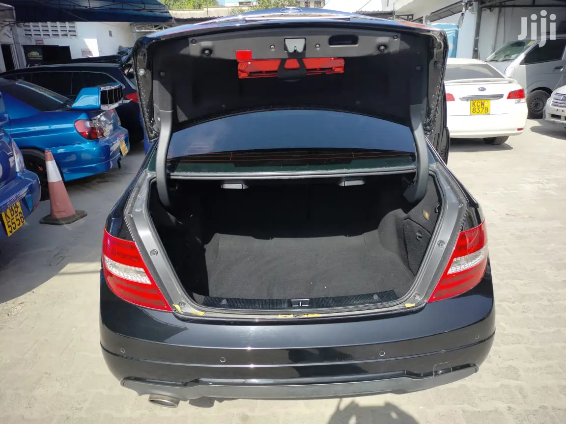 Mercedes-Benz C180 2013 Black