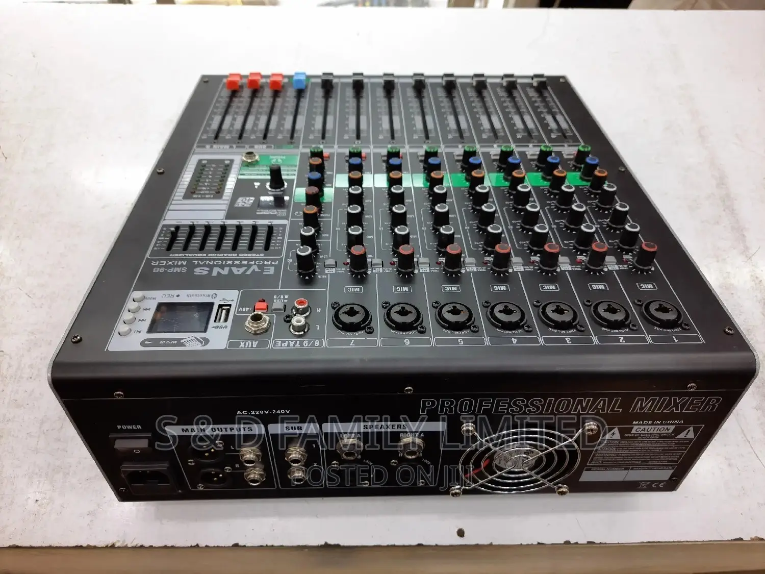 Evans 9 Channels Powered Mixer