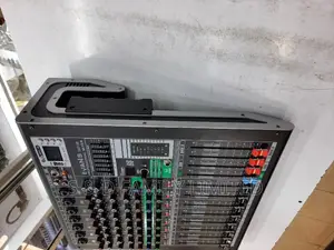 Evans 9 Channels Powered Mixer