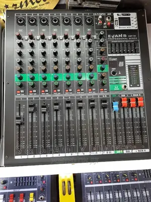 Evans 9 Channels Powered Mixer