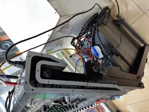 Evans 13 Channels Powered Mixer