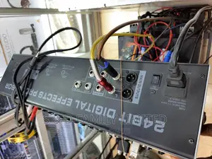 Evans 13 Channels Powered Mixer