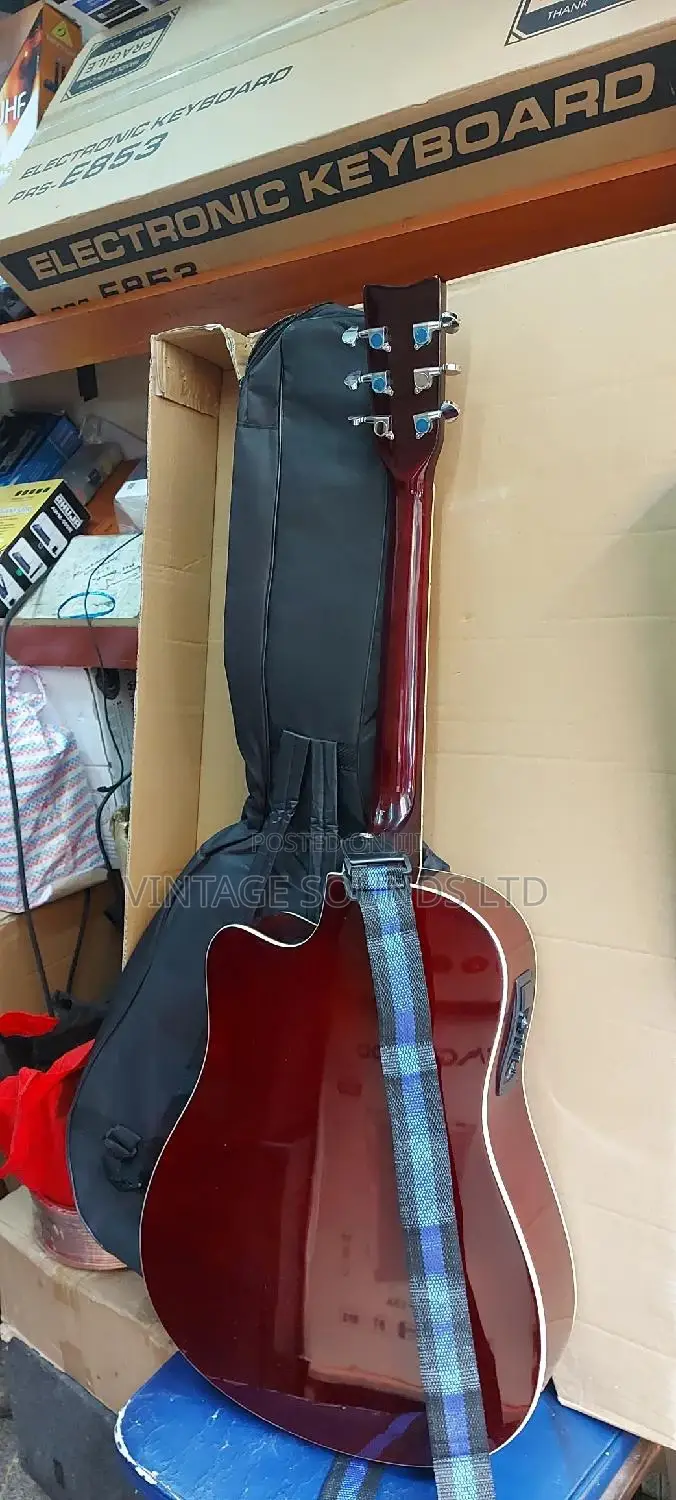 41 Fender Semi Acoustic Box Guitar