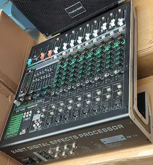 Yamaha Live Plain Mixer 10ch
