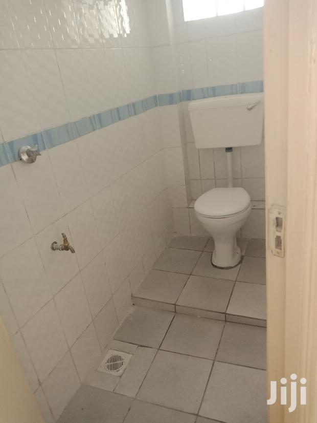 Bedsitter South B - thumbnail 5