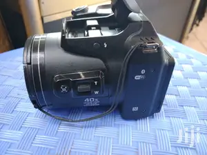 Nikon B500