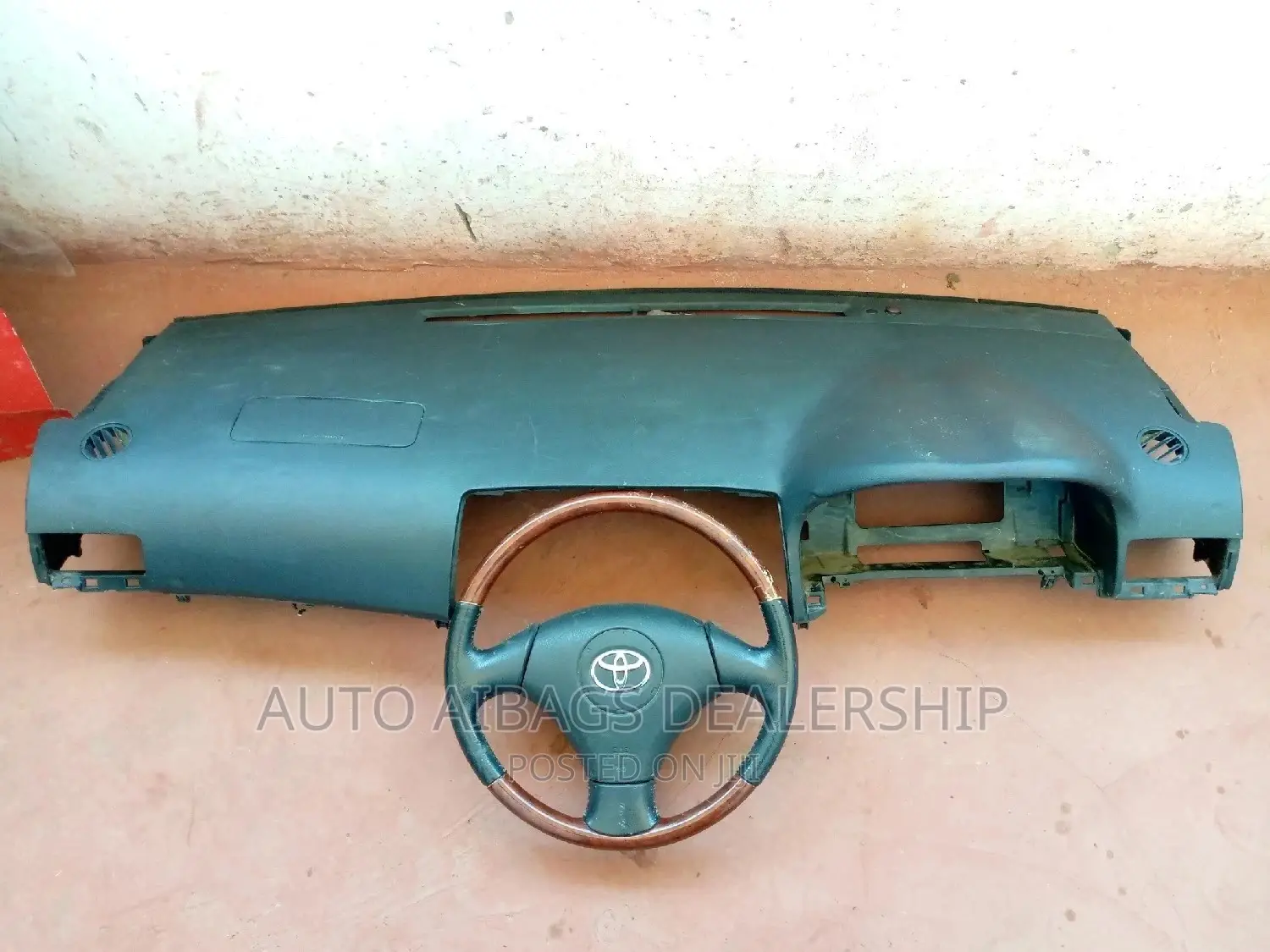 Dashboard and Its Stearing Premio/Alion 240.