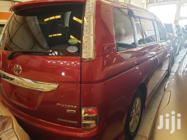Toyota ISIS 2015 Red - thumbnail 3