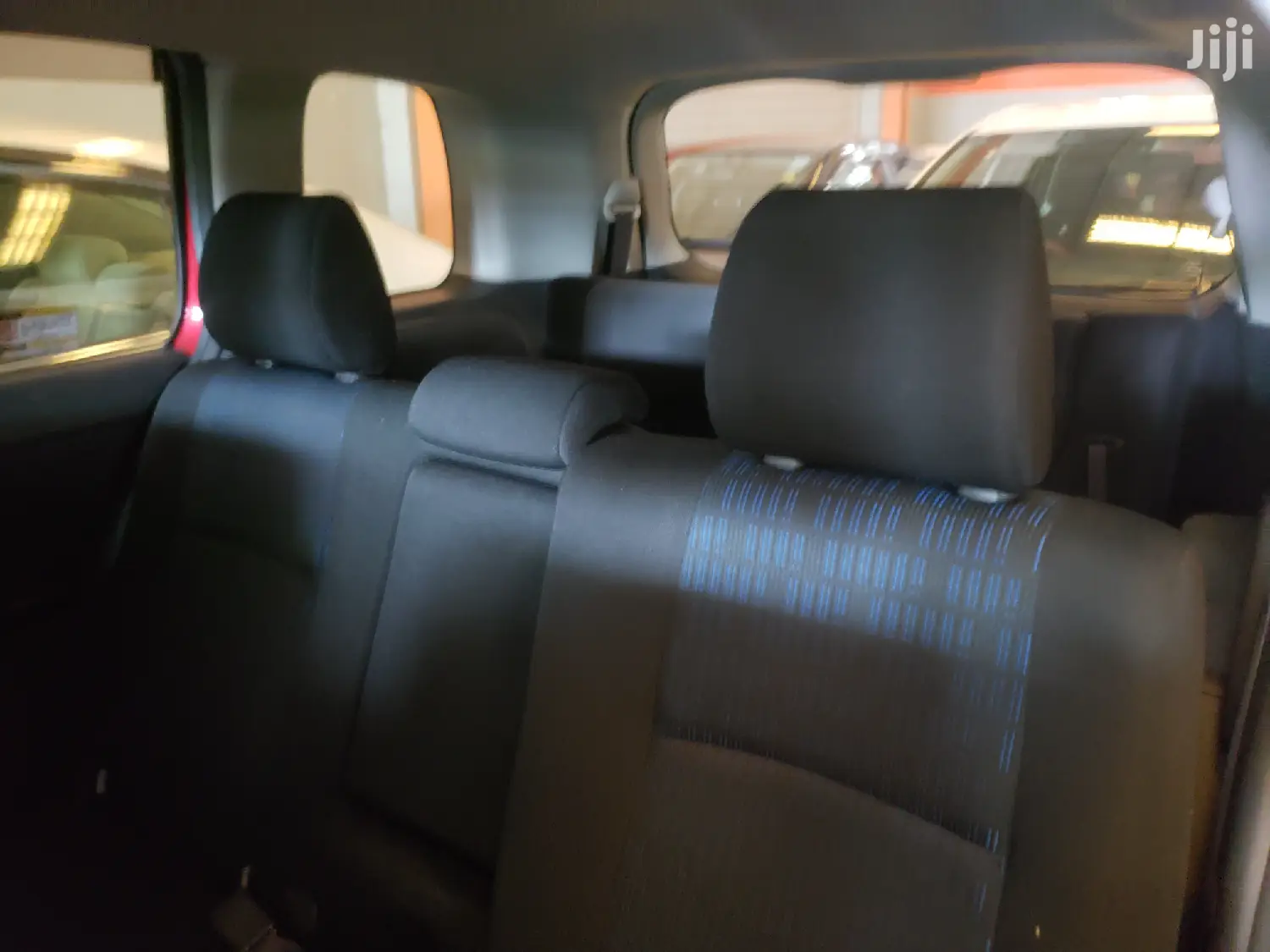 Toyota ISIS 2015 Red