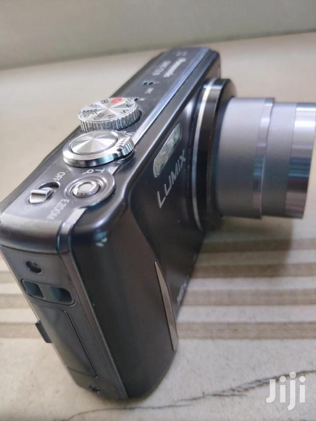 Digital Camera - thumbnail 4