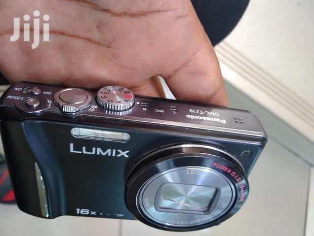 Digital Camera - thumbnail 2